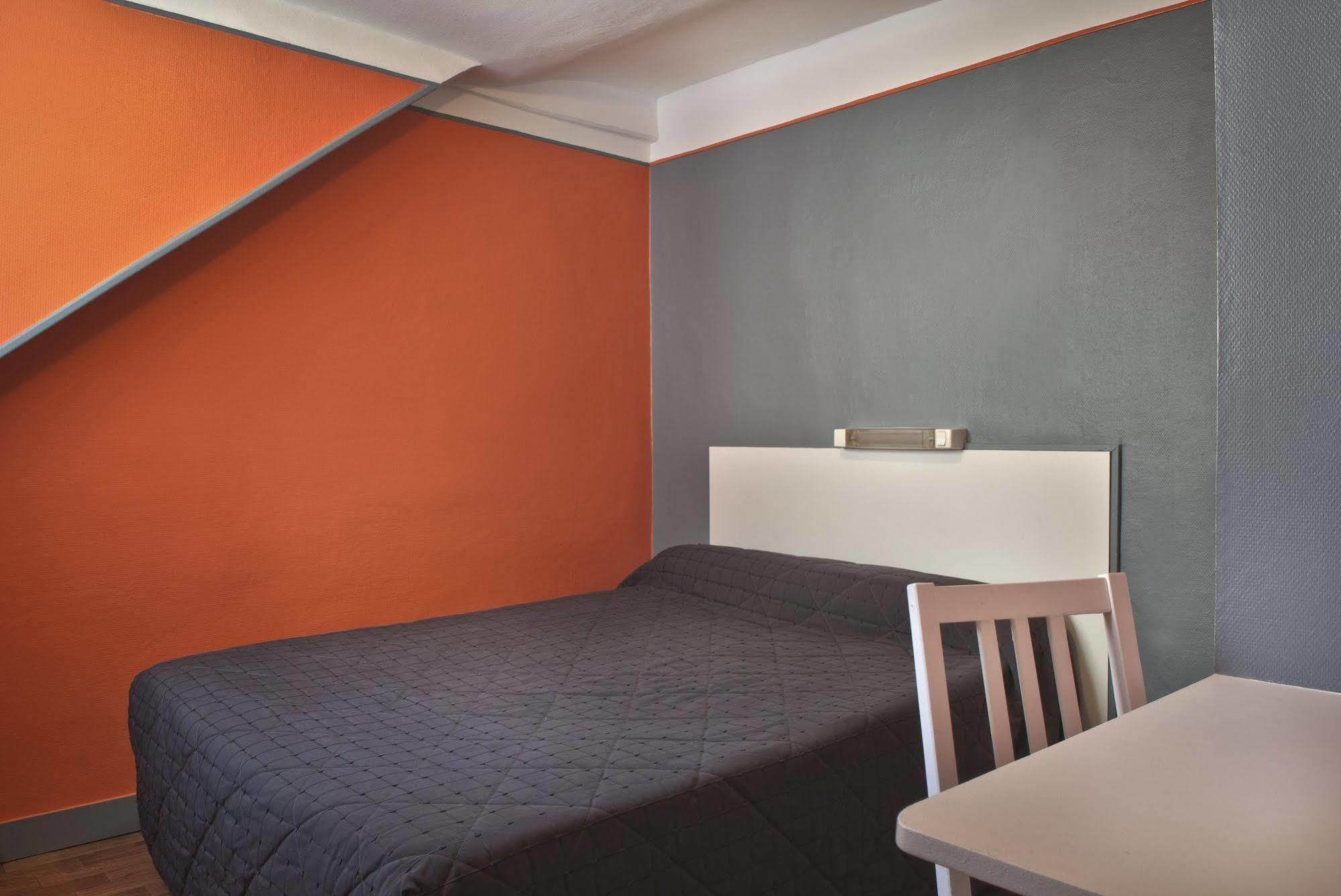 Hotel Du Commerce Párizs Kültér fotó