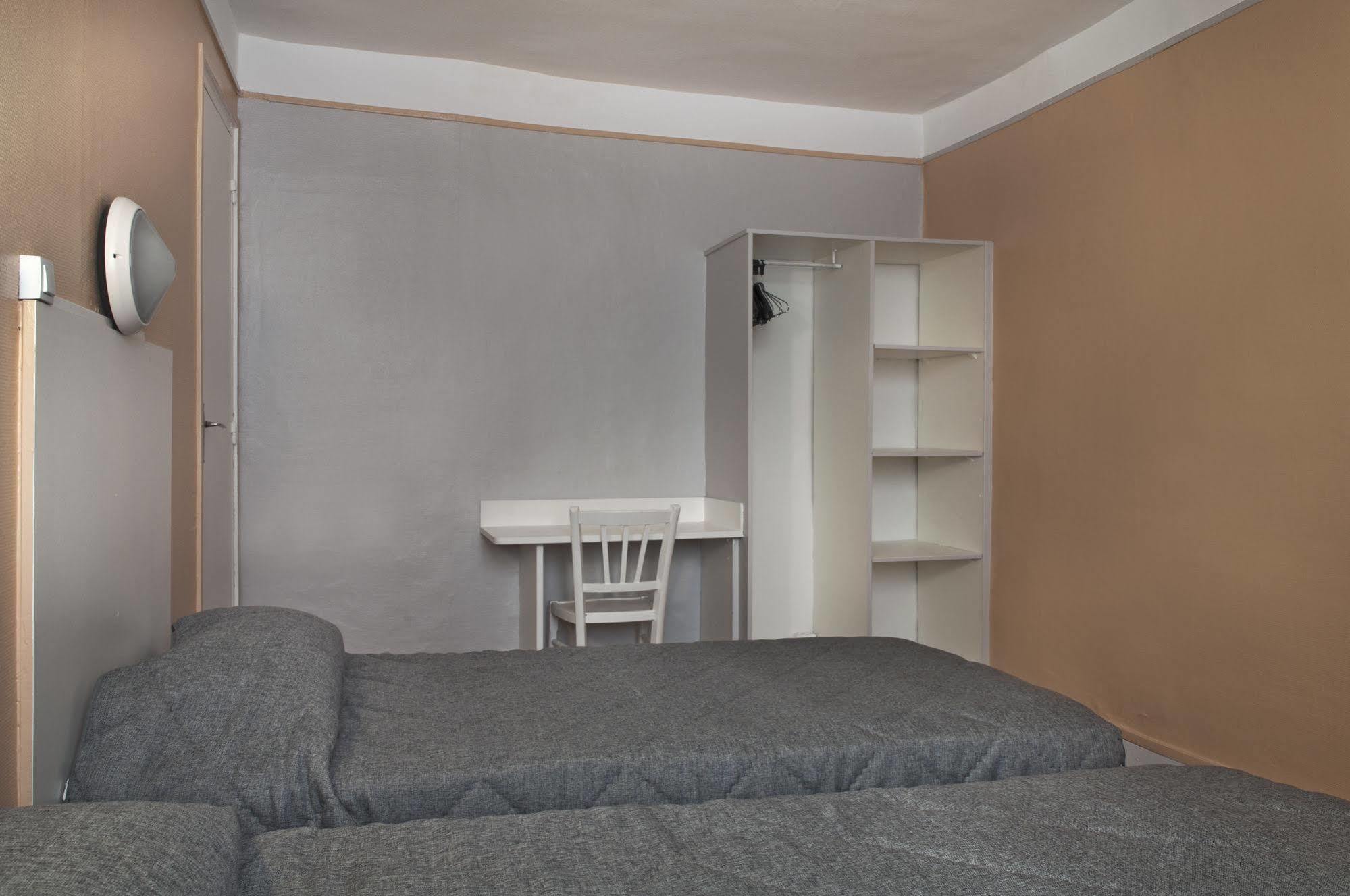 Hotel Du Commerce Párizs Kültér fotó