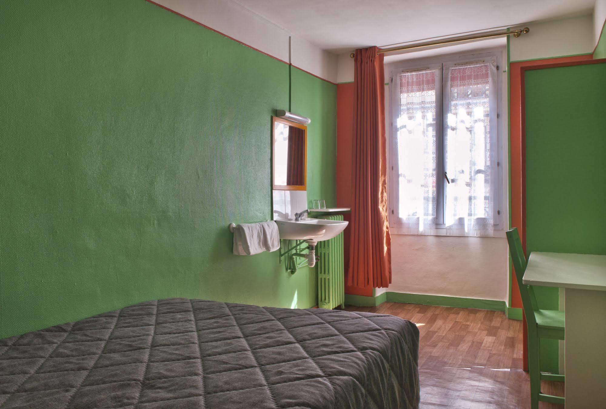 Hotel Du Commerce Párizs Kültér fotó