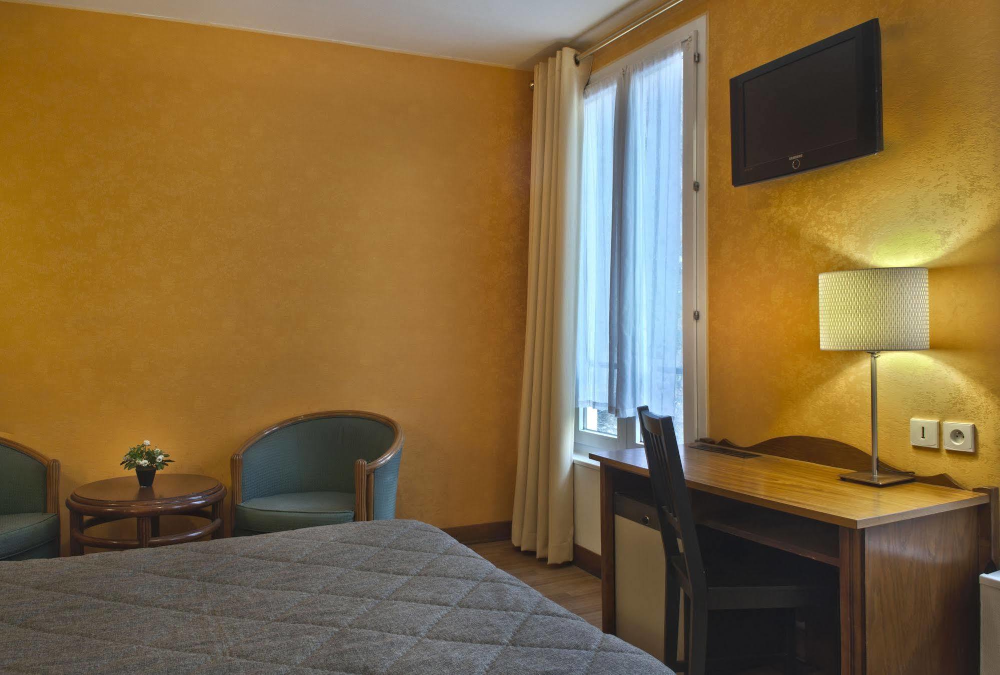 Hotel Du Commerce Párizs Kültér fotó
