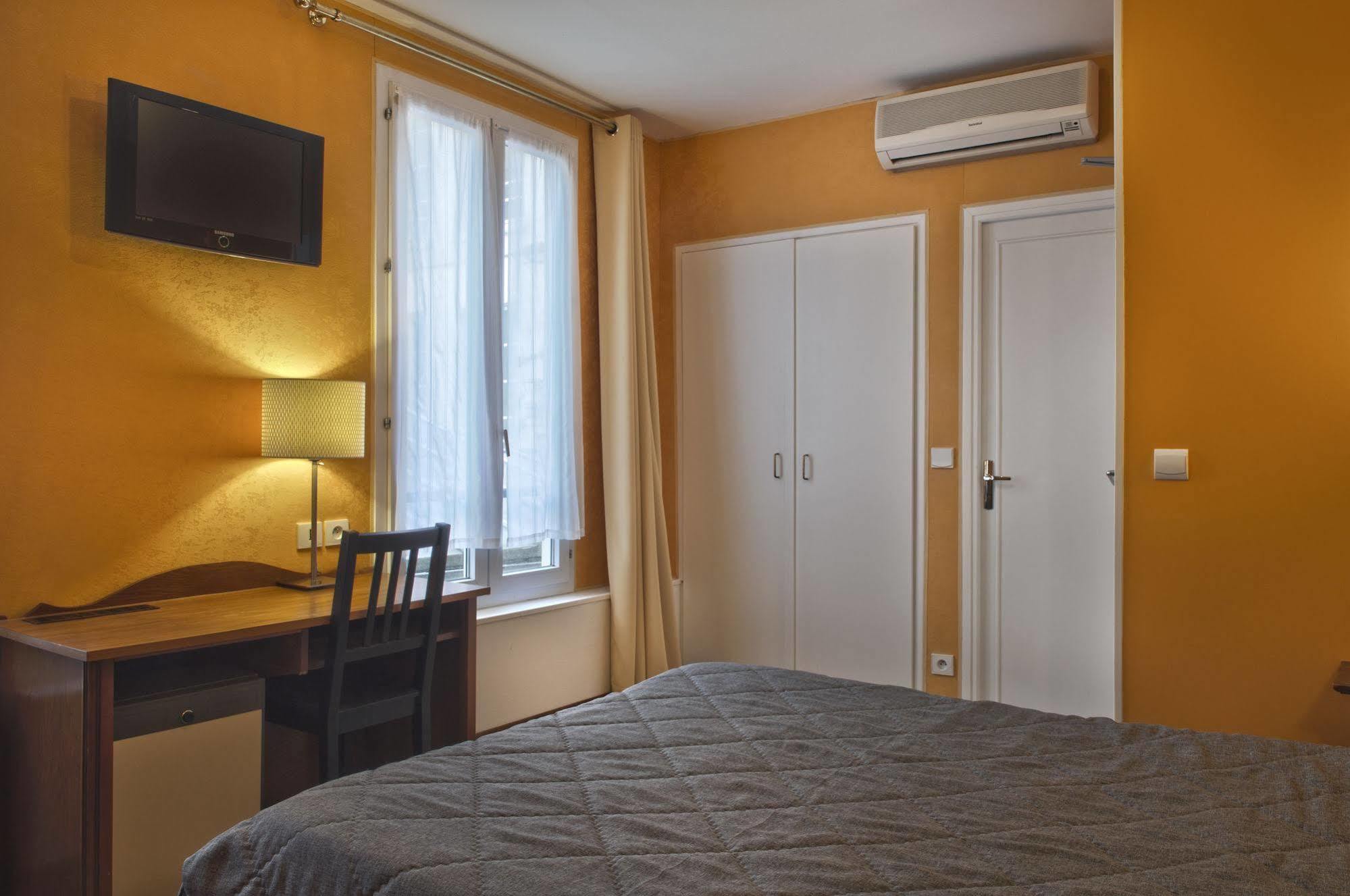Hotel Du Commerce Párizs Kültér fotó