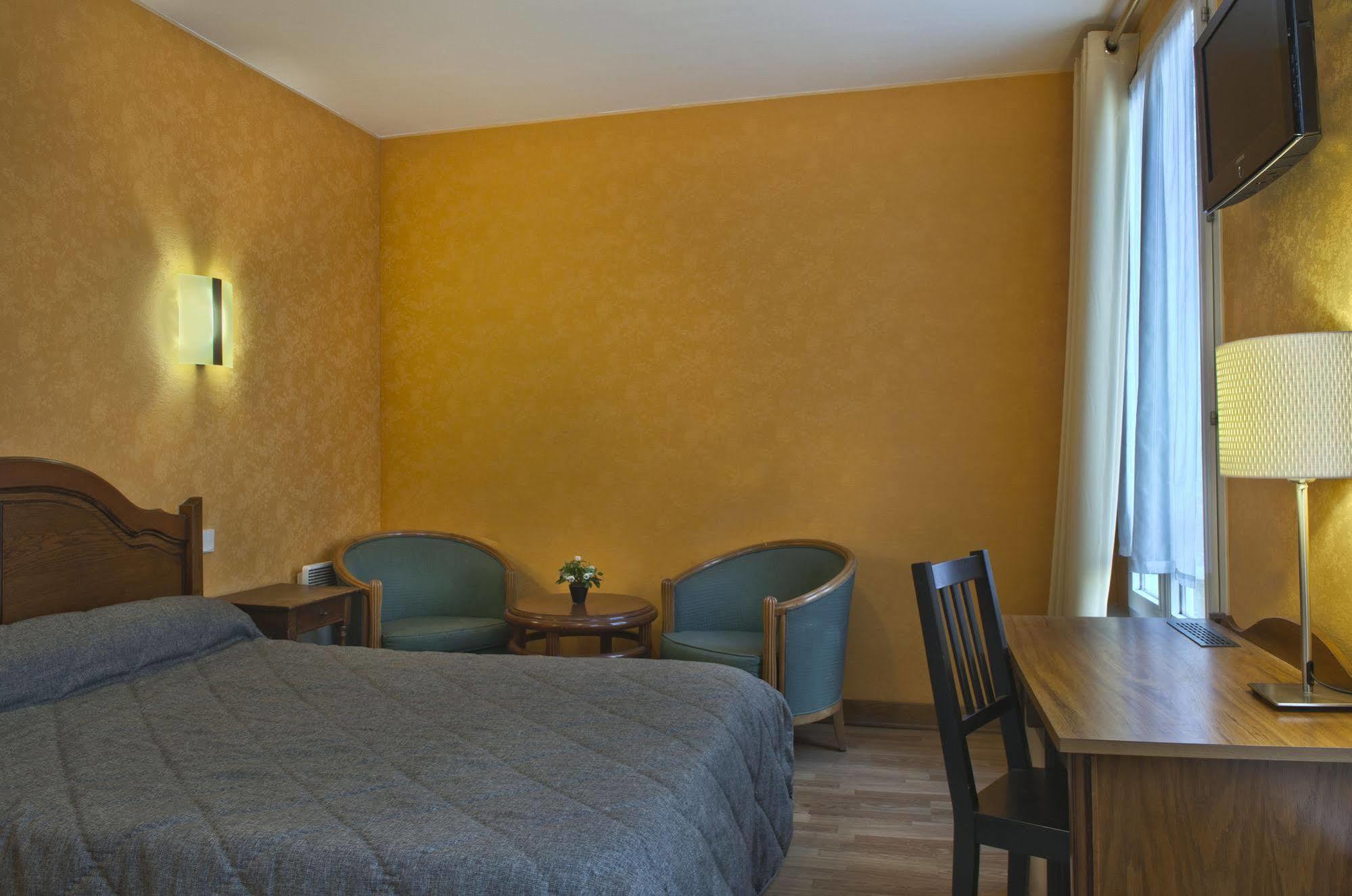 Hotel Du Commerce Párizs Kültér fotó