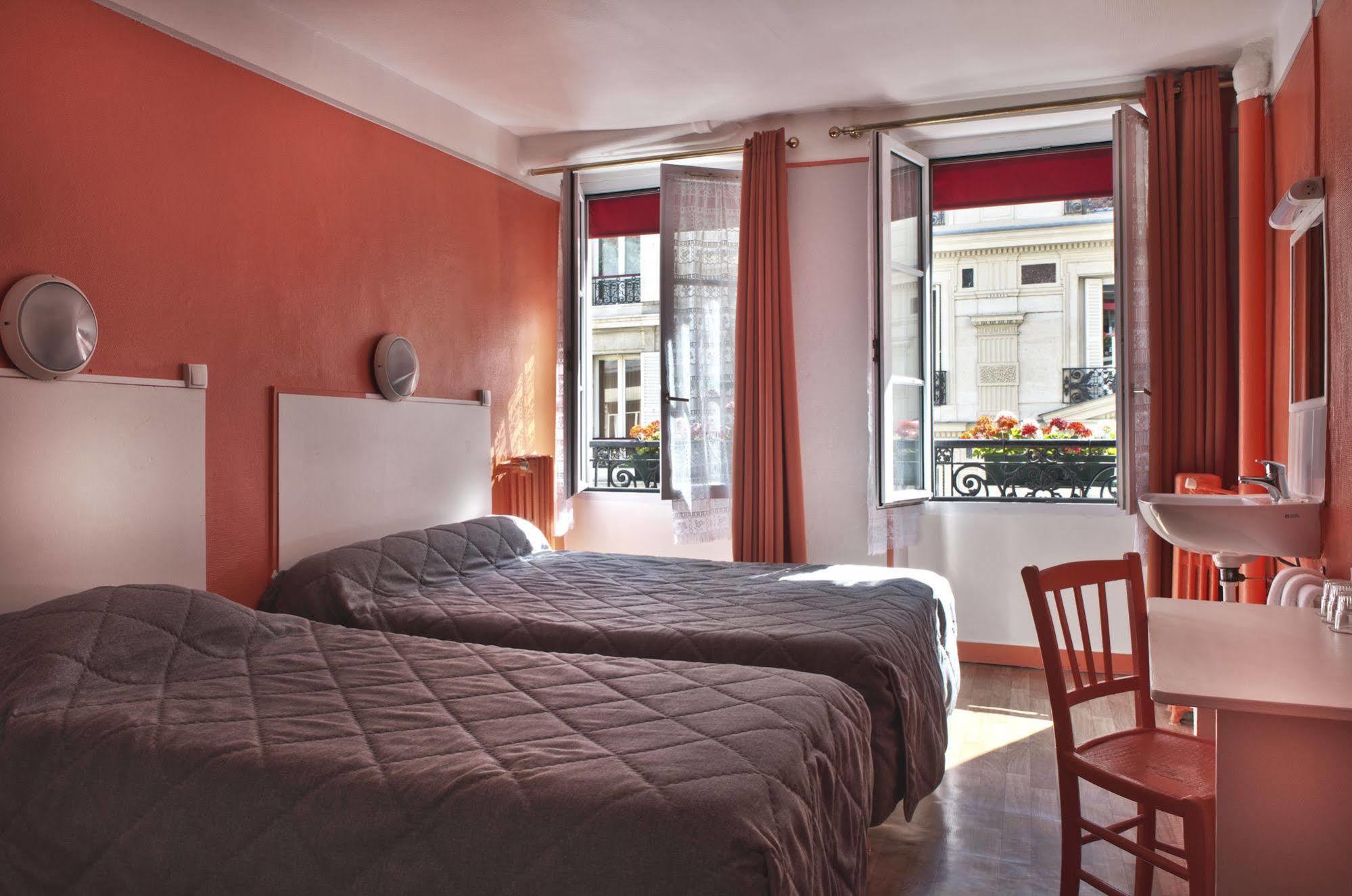 Hotel Du Commerce Párizs Kültér fotó